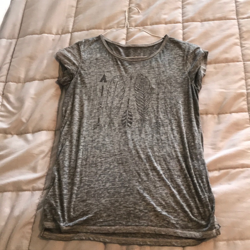 Grey tee shirt